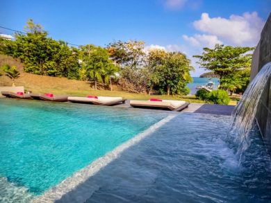 Martinique Luxury Villa Upscale Beachfront Six Bedrooms