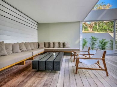 Martinique Luxury Villa Upscale Beachfront Six Bedrooms