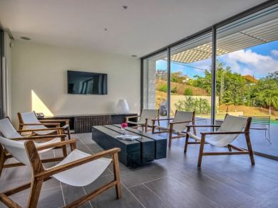 Martinique Luxury Villa Upscale Beachfront Six Bedrooms