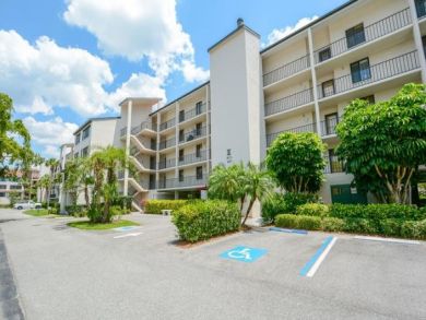 Two Bedroom Walk to Beach Rental Condo in Siesta Key