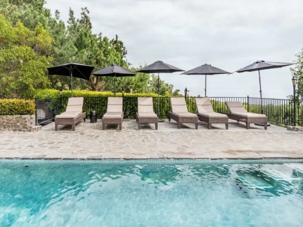 Malibu Luxury Vacation Home Overlooking the Pacific Ocean