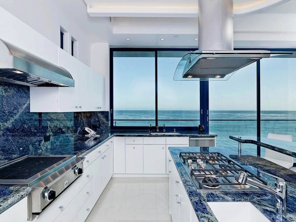 Magnificent Malibu Luxury Home on The Pacific Sleeps 8