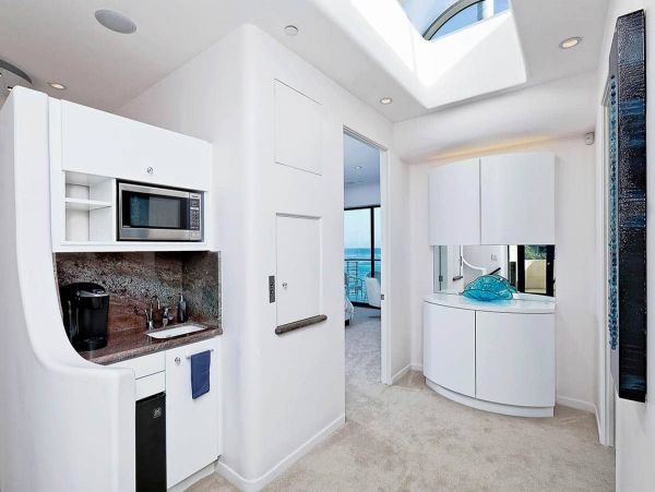 Magnificent Malibu Luxury Home on The Pacific Sleeps 8