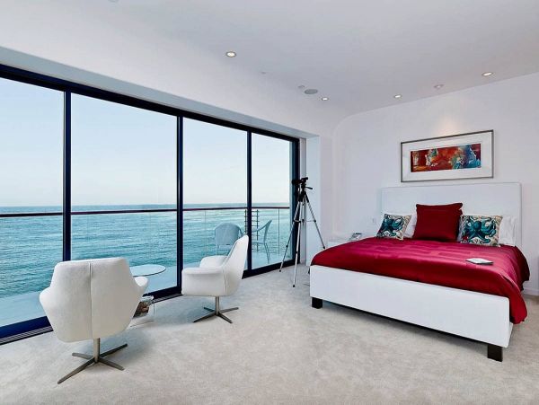 Magnificent Malibu Luxury Home on The Pacific Sleeps 8