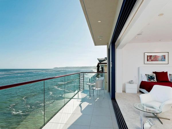 Magnificent Malibu Luxury Home on The Pacific Sleeps 8