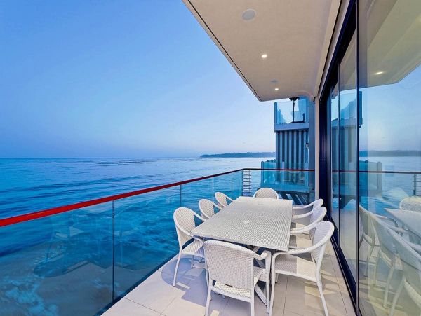 Magnificent Malibu Luxury Home on The Pacific Sleeps 8
