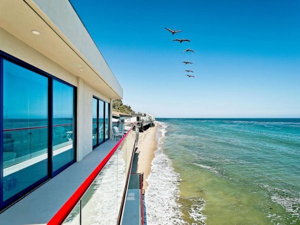 Magnificent Malibu Luxury Home on The Pacific Sleeps 8