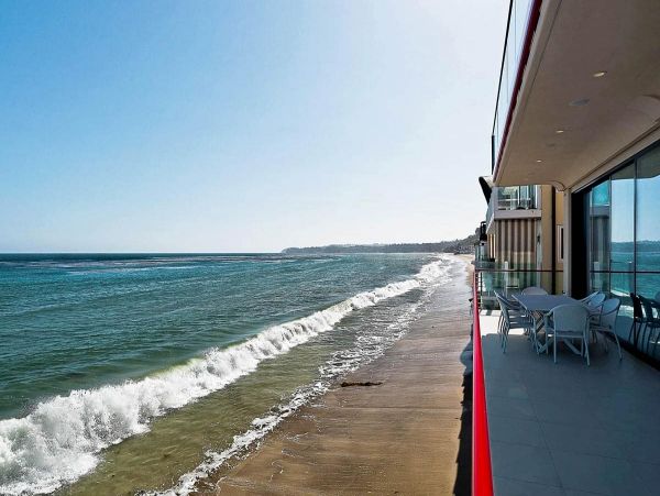 Magnificent Malibu Luxury Home on The Pacific Sleeps 8