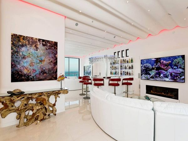 Magnificent Malibu Luxury Home on The Pacific Sleeps 8