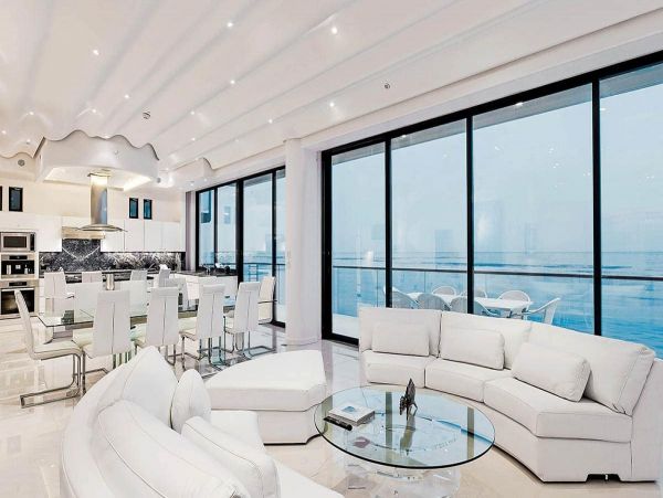 Magnificent Malibu Luxury Home on The Pacific Sleeps 8