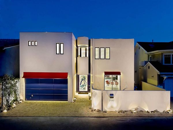 Magnificent Malibu Luxury Home on The Pacific Sleeps 8