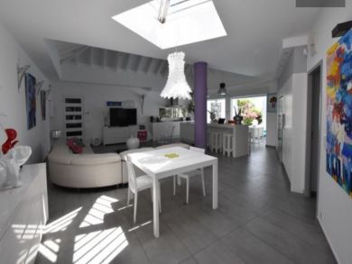 Guadeloupe Vacation Home Rental Sleeps Ten Guests.