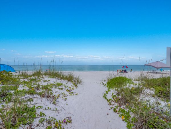 Seven-Bedroom Beach Home With Pool in Bradenton Beach