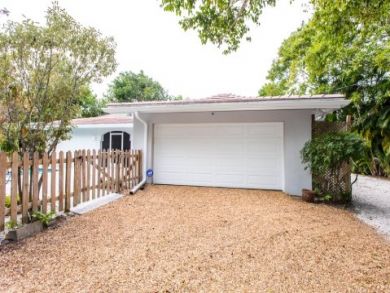 Sanibel Vacation Rental Home Three Bedrooms Pool