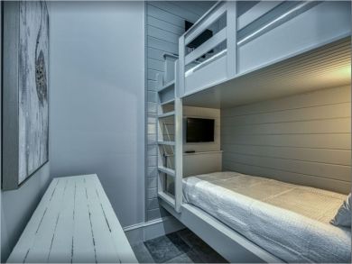 Frangista Beach Luxury Home, Walk to Beach and Private Pool