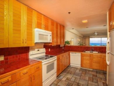 Charming Condo Vacation Rental on Lahaina Maui.