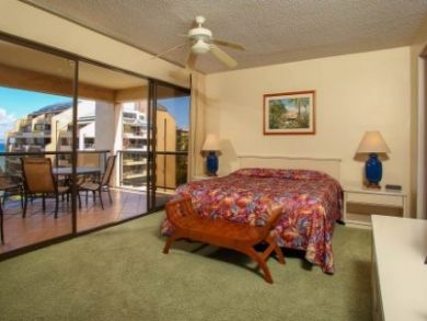 Charming Condo Vacation Rental on Lahaina Maui.