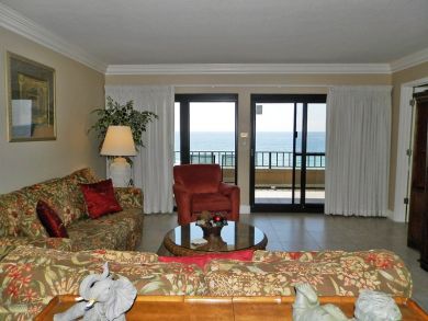 Beachfront Two Bedroom Vacation Condo in Destin Sleeps 8
