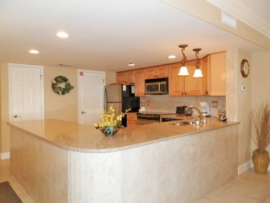 Beachfront Two Bedroom Vacation Condo in Destin Sleeps 8