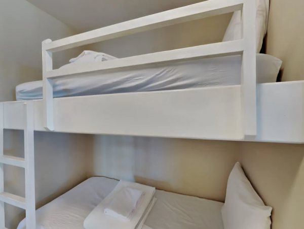 Charming 2 Bedroom Vacation Condo in Destin Full Ocean Views