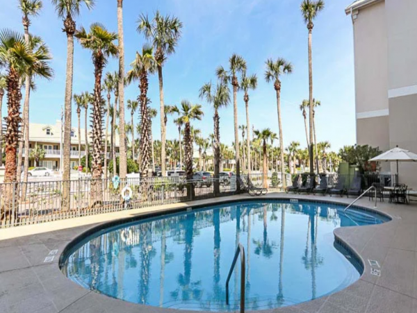 Charming 2 Bedroom Vacation Condo in Destin Full Ocean Views