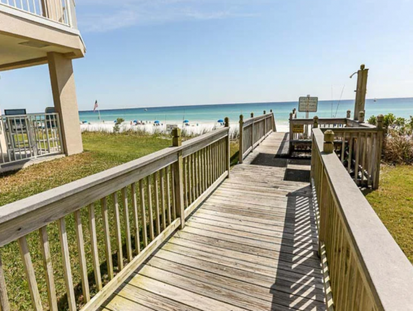 Charming 2 Bedroom Vacation Condo in Destin Full Ocean Views