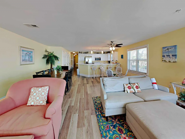 Lovely 3 Bedroom Vacation Getaway with Full Ocean Views
