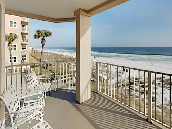 Lovely 3 Bedroom Vacation Getaway with Full Ocean Views