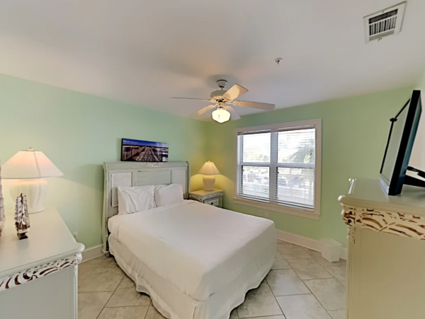 Lovely 3 Bedroom Vacation Getaway with Full Ocean Views