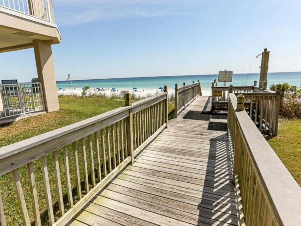 Lovely 3 Bedroom Vacation Getaway with Full Ocean Views