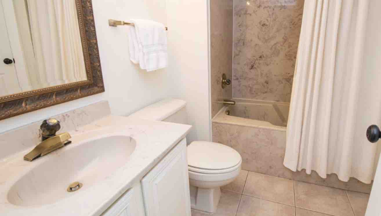 Miramar Beach Vacation Condo Sleeps Six Guests