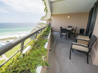 Miramar Beach Vacation Condo Sleeps Six Guests