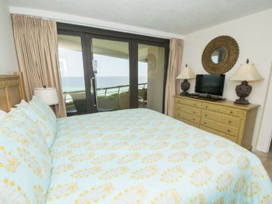 Miramar Beach Vacation Condo Sleeps Six Guests