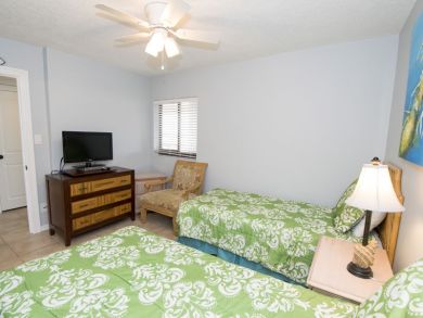 Miramar Beach Vacation Condo Sleeps Six Guests