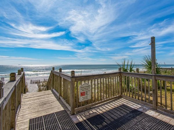 Oceanfront Vacation Condo in Destin 6 Guests