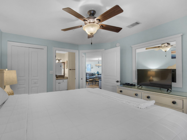 Oceanfront Vacation Condo in Destin 6 Guests