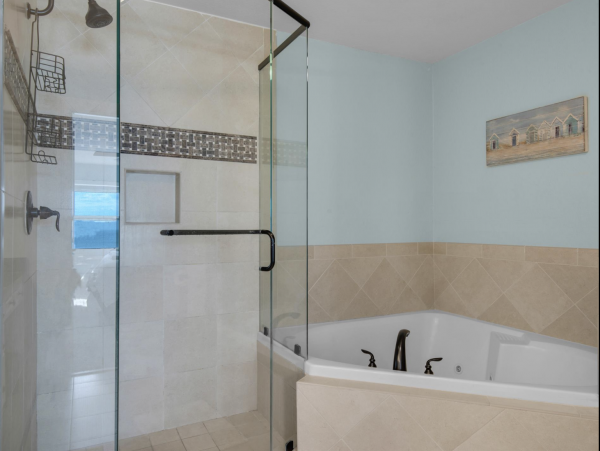 Oceanfront Vacation Condo in Destin 6 Guests