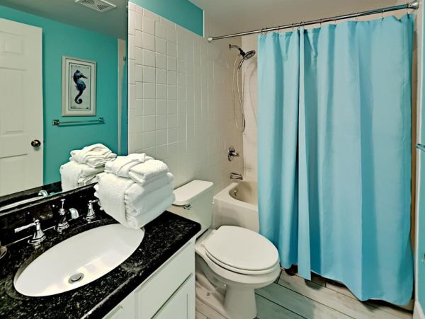 Destin Condo with Gulf Views, Great Amenities, Pool, Tennis Courts & Game Room