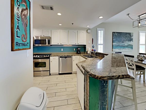 Destin Condo with Gulf Views, Great Amenities, Pool, Tennis Courts & Game Room