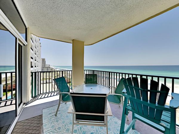 Destin Condo with Gulf Views, Great Amenities, Pool, Tennis Courts & Game Room