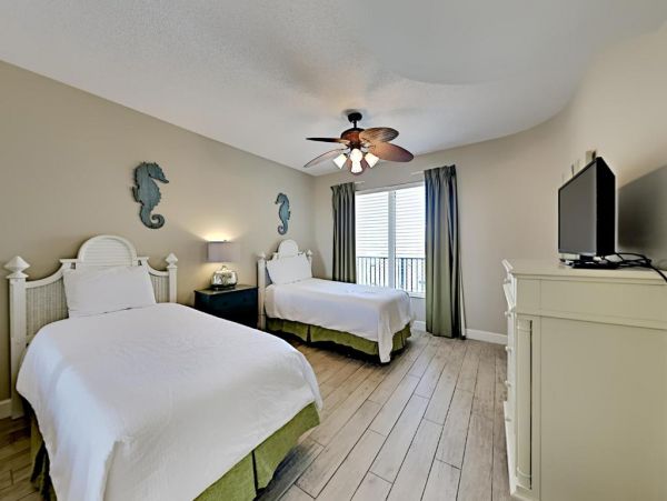 Destin Condo with Gulf Views, Great Amenities, Pool, Tennis Courts & Game Room