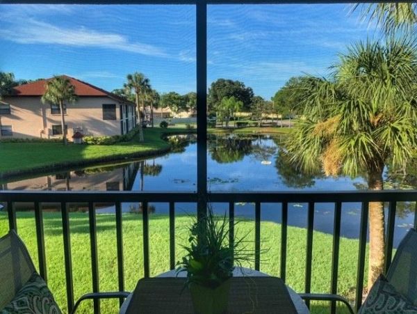 Lake View Two Bedroom Vacation Condo in Bradenton