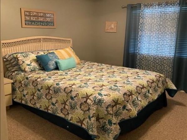 Lake View Two Bedroom Vacation Condo in Bradenton
