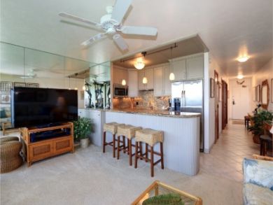 Luxury Kihei Vacation Condo Rental One Bedroom Sleeps Four