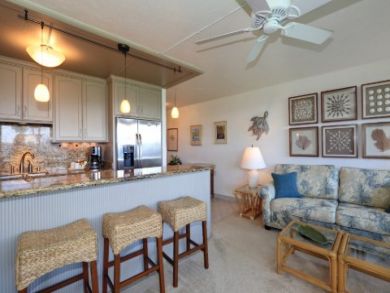 Luxury Kihei Vacation Condo Rental One Bedroom Sleeps Four