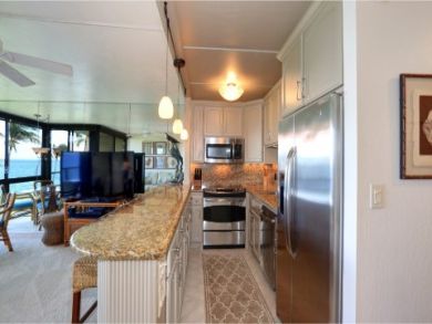 Luxury Kihei Vacation Condo Rental One Bedroom Sleeps Four