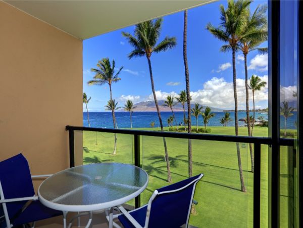 Great Value Kihei Vacation Condo On Beach Sleeps Four