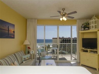 Luxury Destin Vacation Condo Rental Sleeps Six Guests