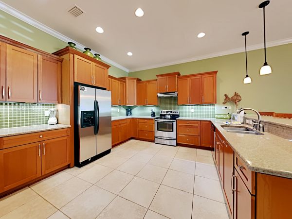 Beach 5 Bedroom Vacation Cottage Sleeps 14