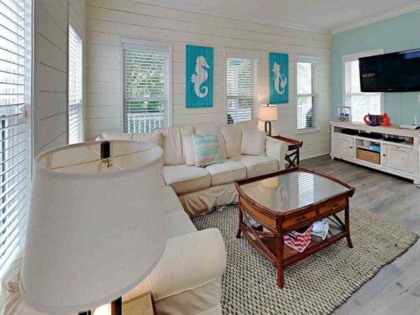 Charming Vacation Home in Destin Close to the Beach